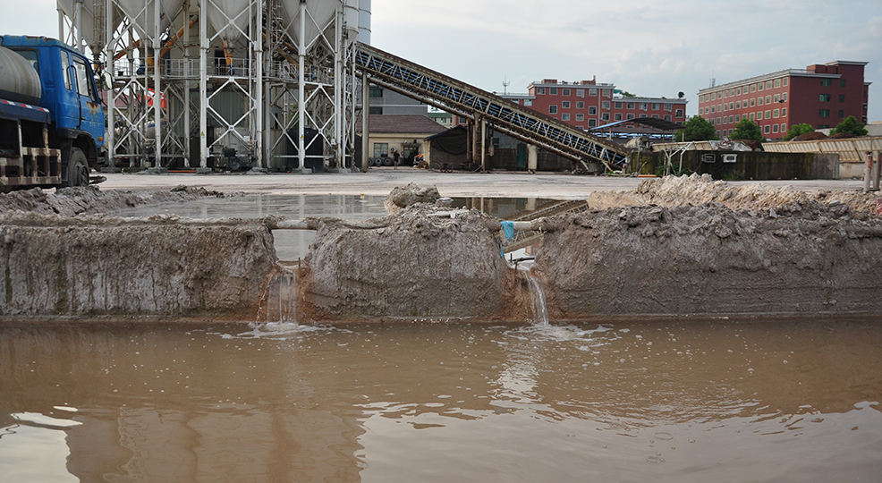 第十一期:金华混凝土企业强碱泥浆排义乌江